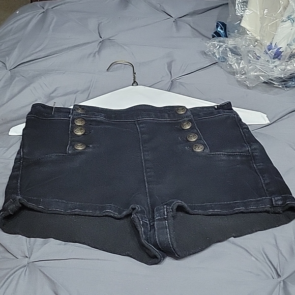 Shorts - Picture 1 of 2